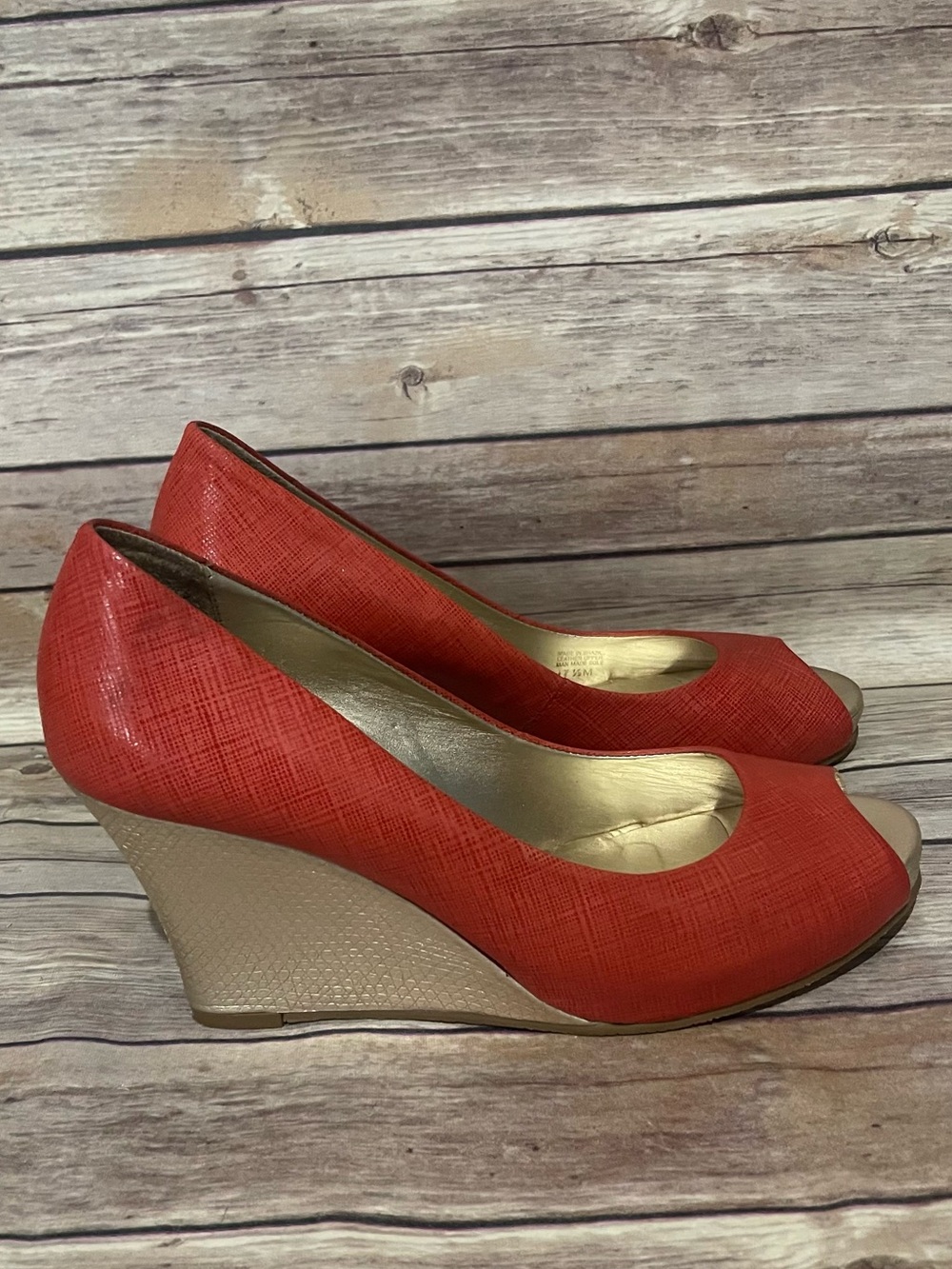 Lilly Pulitzer Sz 7.5 Resort Chic Wedge Island Coral Sandal